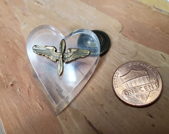 WW2 Sweetheart US Army wings heart pin, War prop propellers Sterling emblem, Clear lucite heart, Militaria
