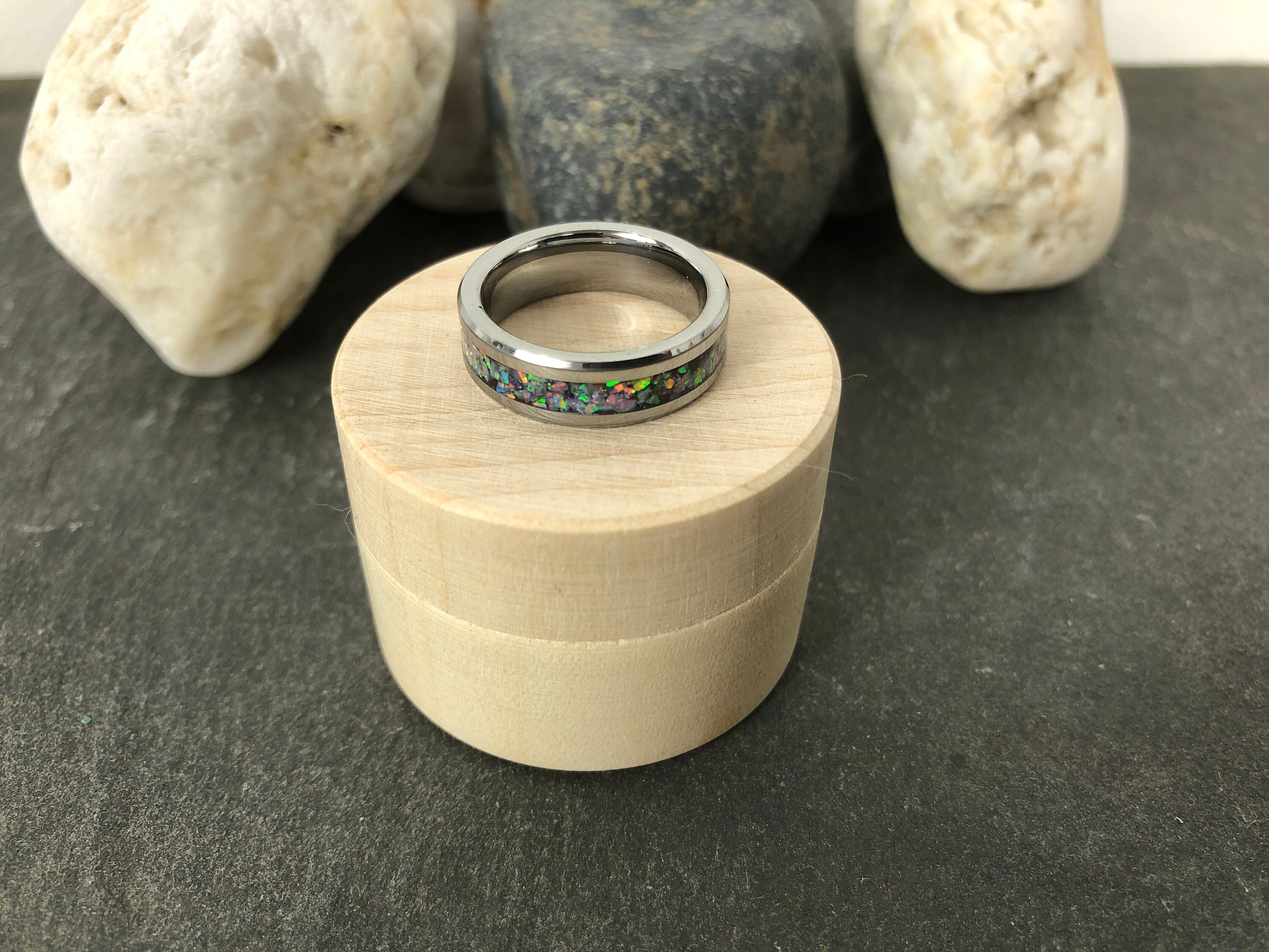 Fede Nuziale Da Uomo In Tungsteno Da 8 Mm, Bordo Smussato Lucido Con Placcatura Ionica Nera, Anello Anniversario In Carburo Di Tungsteno Dalla Vestibilit&agrave; Comoda TS0842 - Italia