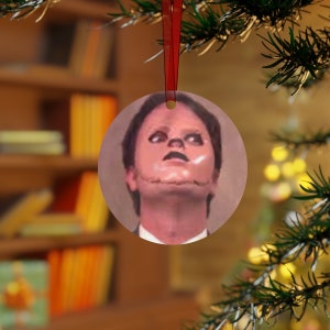 Dwight Schrute The Office Albero rotondo in metallo Ornamento natalizio segreto Regalo bavaglio di Babbo Natale elefante bianco
