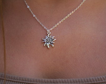 Beautiful Flower Charm Silver Chain Necklace