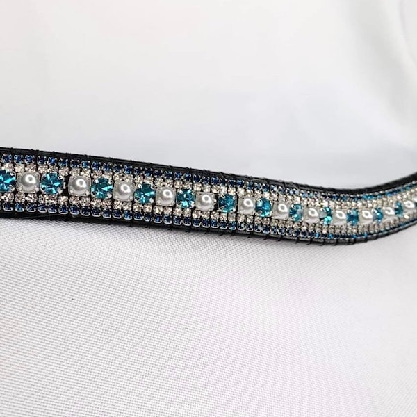 Frontal avec cristaux aqua et perles ivoires / Browband with Aqua Rhinestones and Ivory Pearls