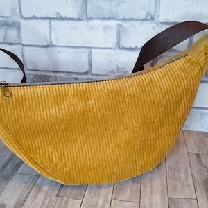 Sac à main demi Lune en velour côtelé/Sac crossbody