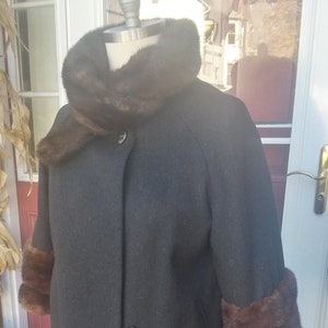 Beautiful Vintage Wool Coat With Mink Trim  XL Plus Vintage Voloup - 1950s  - 1960&#39;s