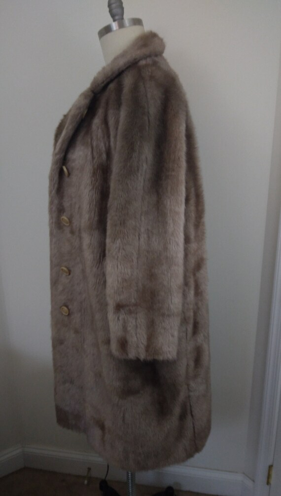 Vintage Honey Blonde Long Faux Fur Coat - L / XL … - image 4