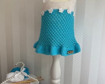 Robe bébé « fleur turquoise-blanc » tricotée à la main