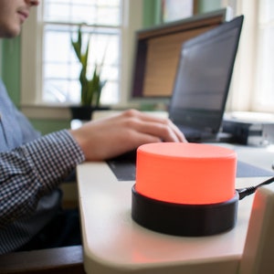 Slicky: The Do Not Disturb Desk Light