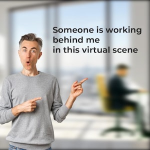 Puede incluir: Un hombre con una camisa gris de manga larga y vaqueros azules señala hacia la derecha con ambas manos, con aspecto de sorpresa. El texto de la imagen dice: "Alguien está trabajando detrás de mí en esta escena virtual."