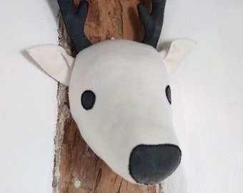 Reindeer head wall mount / felt animal head / wall decor / children room