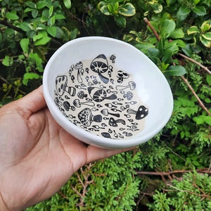 Small Handmade Mushroom Bowls, Sauce Bowls, Jewellery Bowls, Small White Bowls, Small Snack Bowl for Tapas, Dips, Dessert Bowls, White Bowl.
