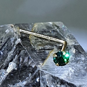 Gold Nose Stud Piercing Genuine Emerald Gemstone Crystal Gold Nose Stud 9k Yellow Gold 2mm Gemstone 22g (0.6mm) L Bent Stud (B3g5L)