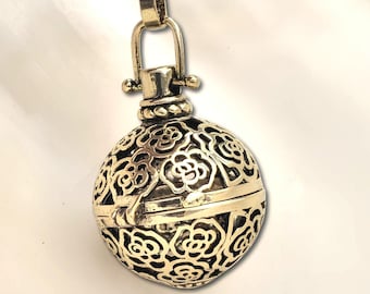 Pendentif Boule Argenté – Début 1900 – Bijou Ancien