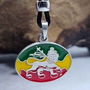 Lion Of Judah Flag Pendant Necklace Oval Rastafari Jamaica Lion Pewter Enamel Beaded Pendant 33&quot; Tie Cord Rasta Haile Selassie Boxed (Lc3))