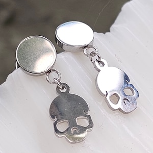 Skull Tunnel Earrings Dangle Skulls Fake Plug 8mm Round Disc Unscrew - 16 gauge (1.2mm) 316L Surgical Steel Body Piercing Jewellery  (b7l12)