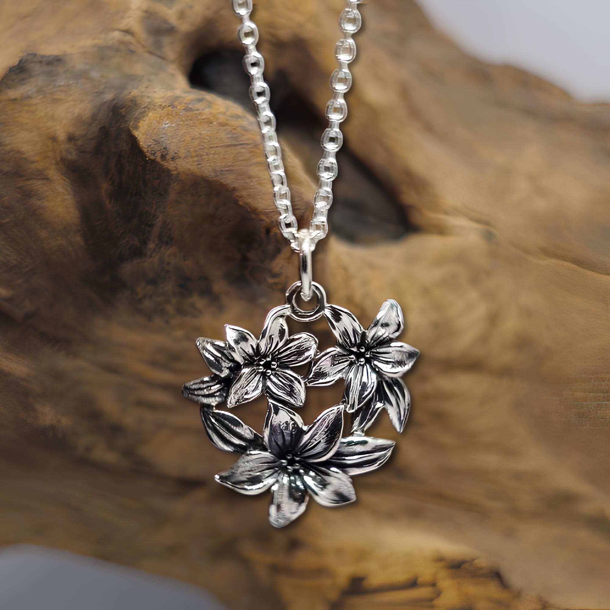 ◇Hei◇ lilies pendant necklace [正規品/関税込] Lilly Flower Cluster Pendant 925 Sterling Silver 18