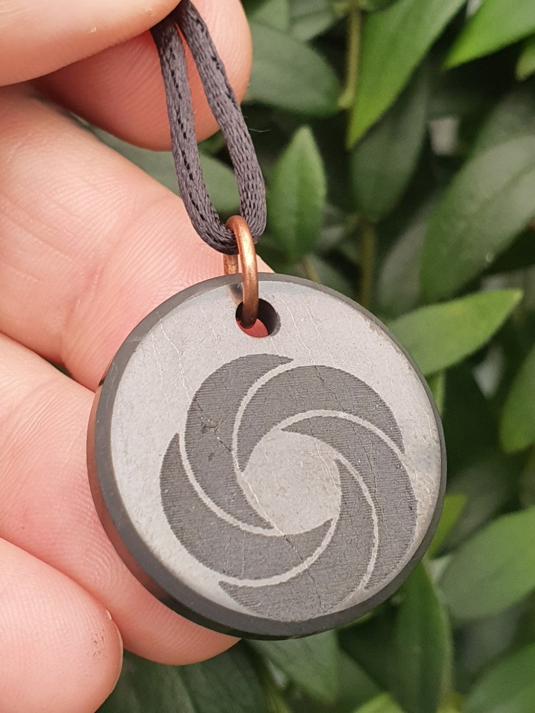 Ciondolo In Ematite Con Nastro Di Cotone - Pietra Naturale 3cm, Regolabile, Con Biglietto Informativo - Foto 6