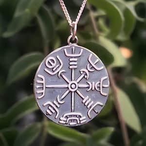 Vegvisir Pendant Magical Stave Necklace Compass Icelandic 925 Sterling Silver The Way Finder Amulet Boxed Norse Viking Gift For Him (bxs66f)