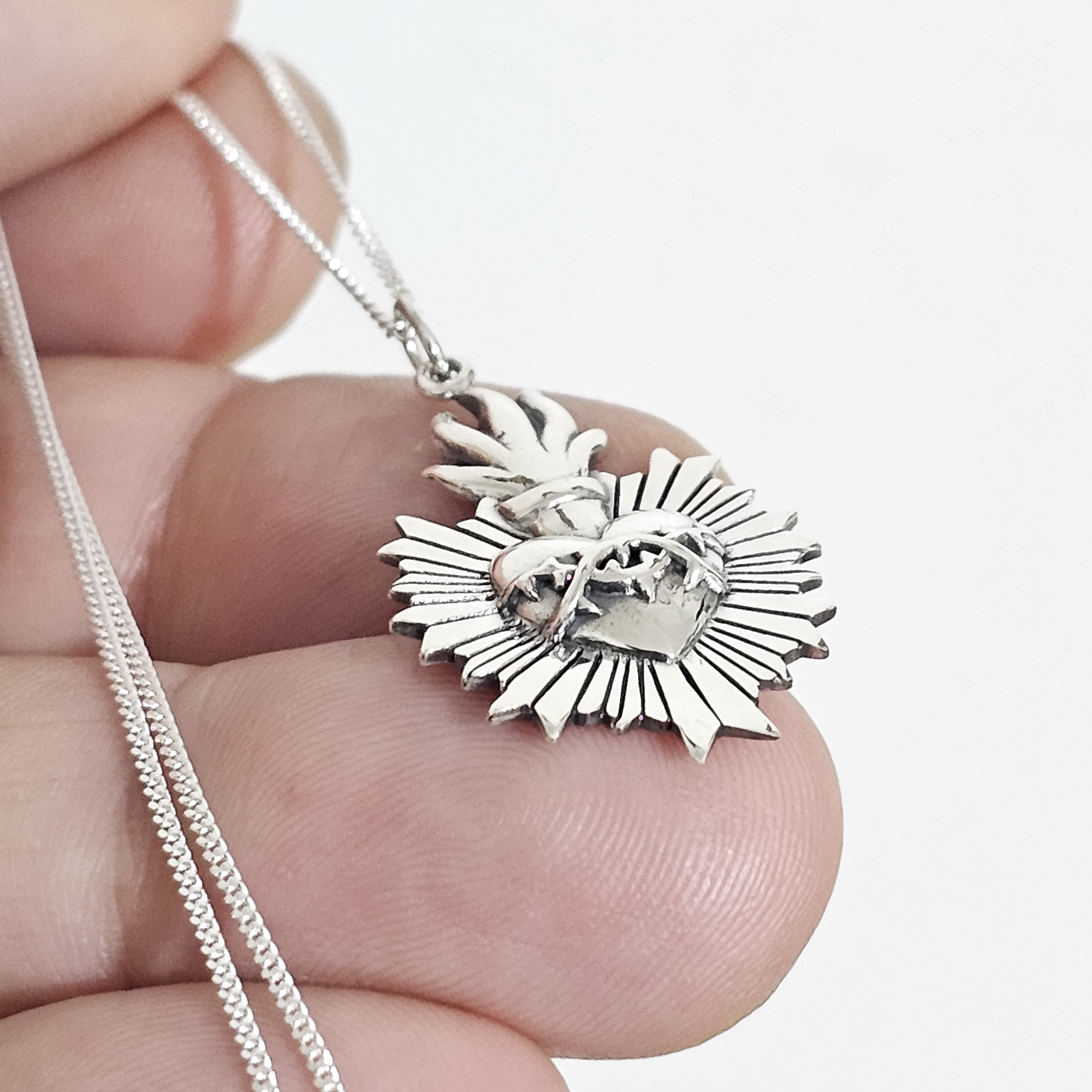 Jewelry - Pendentif Tête De Christ Jésus Voyageur Acier Or - 22,90