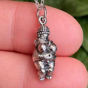 Venus of Willendorf Pendant 925 Sterling Silver Necklace Fertility Goddess Jewellery & Boxed imagen 4