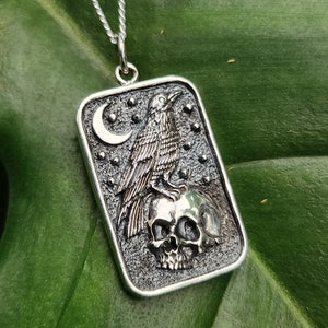 Raven Skull Moon Necklace Pendant 925 Silver 18" Chain Gothic Allan Poe Norse & Boxed Pagan, Wiccan, Witch Earth Magic (bs5p1)