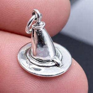 Witches Hat Charm 925 Sterling Silver Small Pendant Bracelet Charm Jewellery & Boxed