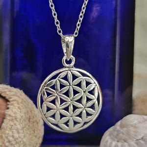 Collana con ciondolo piccolo fiore della vita in argento sterling 925, catena Rolo da 18", gioielli estivi Chi Prana Kabballah Geometria, gioielli in scatola (Bs4L9)
