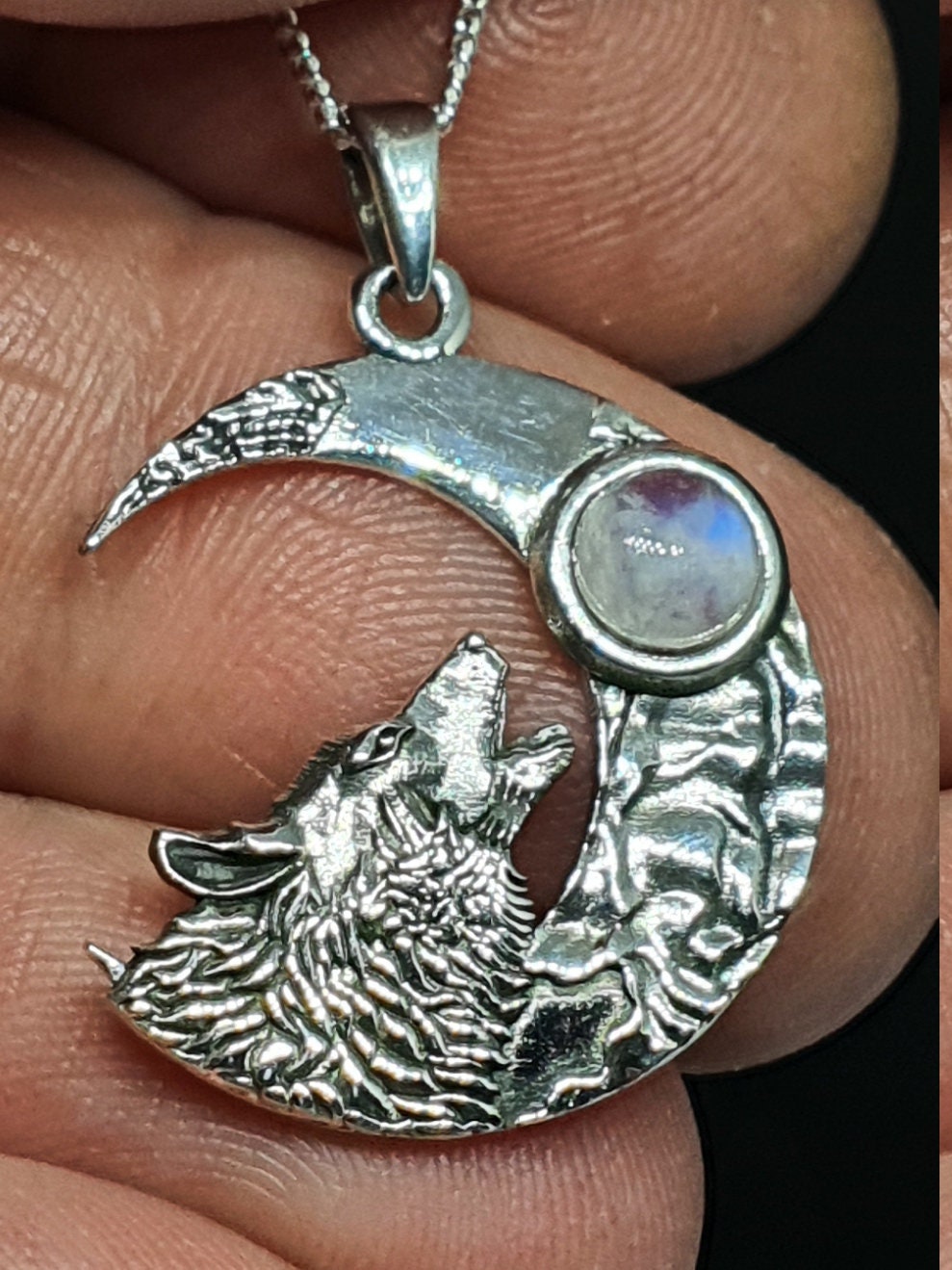 Collana artigianale in oro laminato con pendente a forma di mezzalu