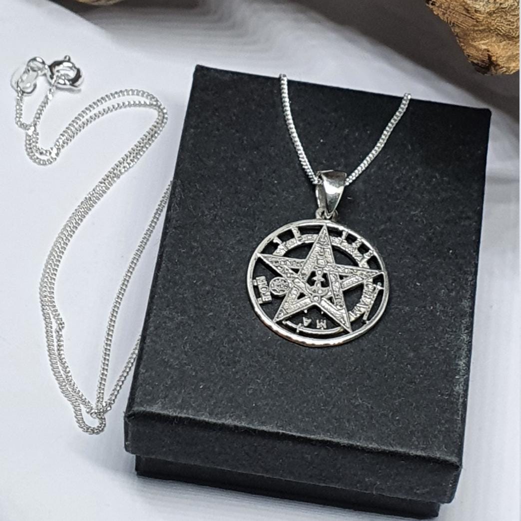 Acquista Nuova collana con ciondolo amuleto Tetragrammaton Enoch Angel Magic Amulet AGLA Accessori per collana con amuleto in Italia a partire da 1.7