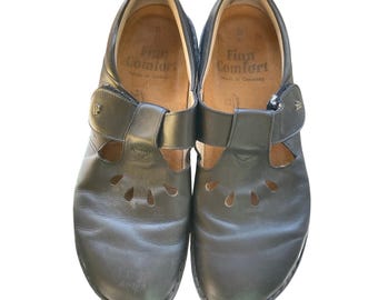 Finn Comfort Tofino Black Leather Cutout Mary Jane Shoes 10.5 41 Academia 90s