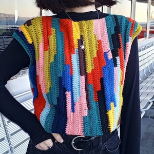 ハンドメイドのカラフルなかぎ針編みベスト、ボヘミアン風ノースリーブトップス、レディースレインボーニットベスト、ユニークなレトロなかぎ針編みセーター、お祭りの装いギフト