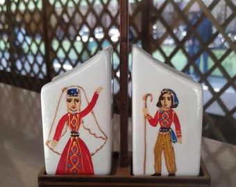 Armenian solt /& pepper shaker set hand painted armenian girl and boy