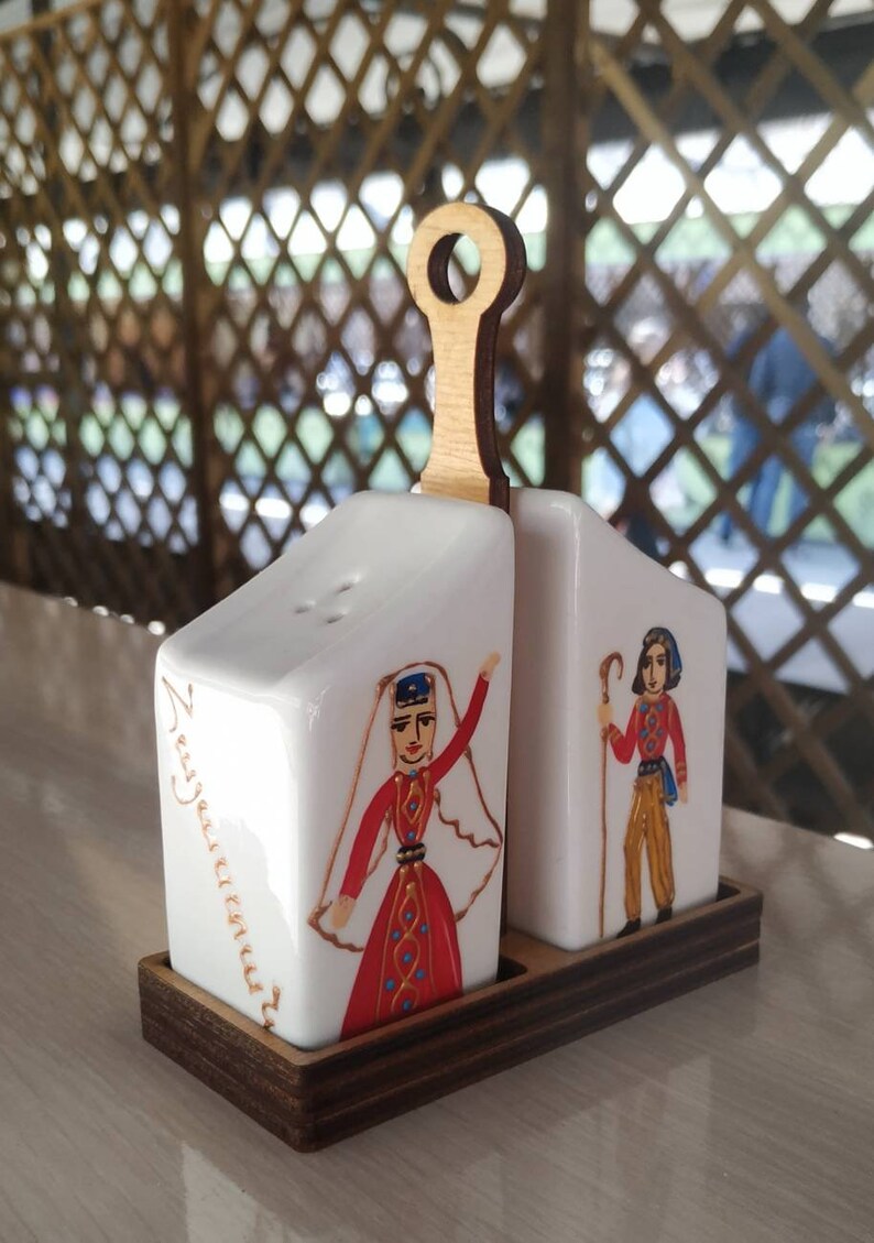 Armenian solt /& pepper shaker set hand painted armenian girl and boy