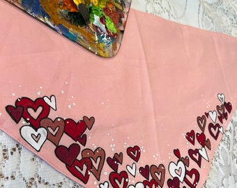 Bandana de cachorro com corações pintados