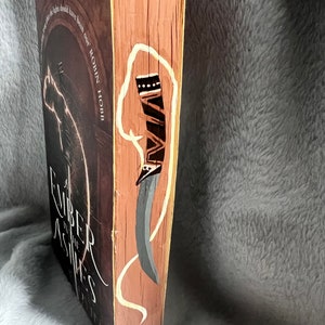 Livre peint sur mesure : Bords peints à la main à la bombe, Personnalisé, Bords pulvérisés, Livres peints, Livres personnalisés, Livres, Livres fantastiques, YA