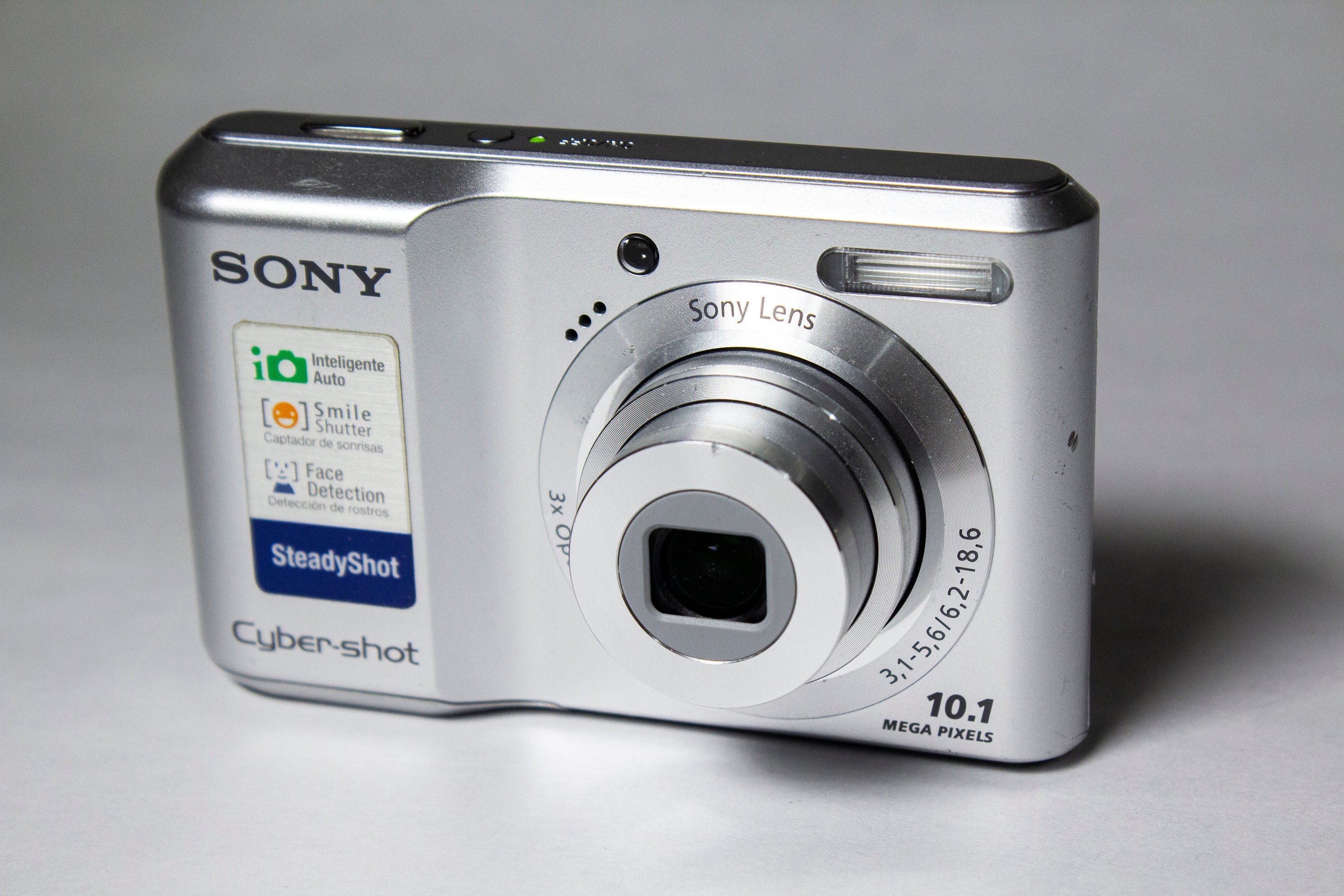  Sony Cybershot DSC-T10 7.2MP Digital Camera with 3x Optical  Steady Shot Zoom (Silver) : Point And Shoot Digital Cameras : Electronics