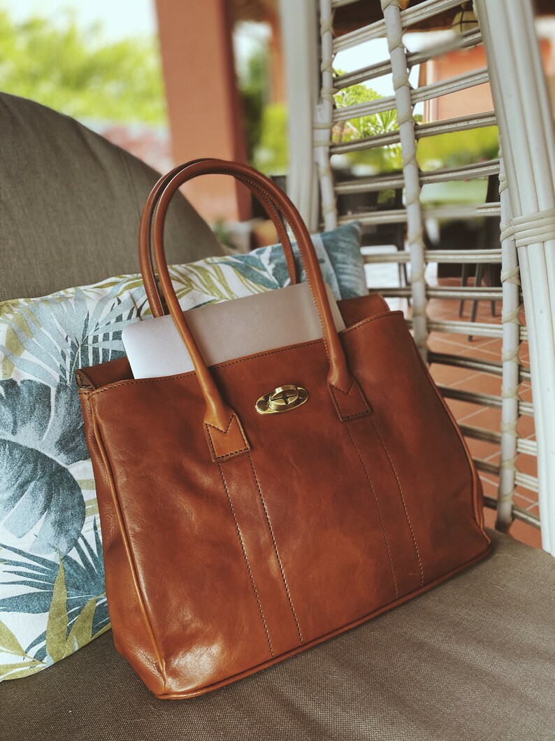 Guelfa handbag in real leather