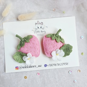 Rosa Erdbeer Haarspange oder Stirnband, Filz Obst Erdbeer Schleife, Erster Geburtstag Stirnband, Set Haarspangen