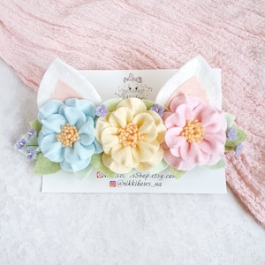 Orecchie di gatto bianco con fascia a fiori in feltro arcobaleno pastello, corona per il 1° compleanno, corona di orecchie di animale, costume da gatta bambina, accessorio per foto neonato