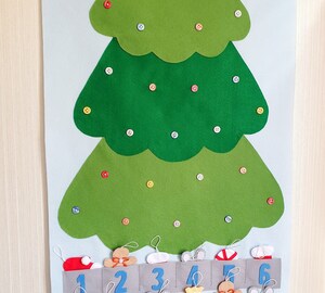 Calendrier De L'Avent En Feutre à Décorer - Arbre De Noël 52x95 Cm - 24 Ornements Amovibles - Activité Enfant