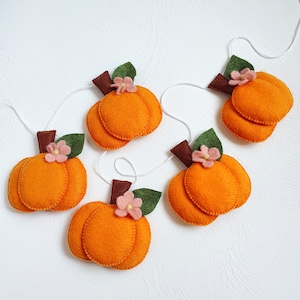 Pumpkin Halloween felt garland, Fall garland, Autumn felt garland, Thanksgiving decor, Halloween wall decoration, Kids room decor