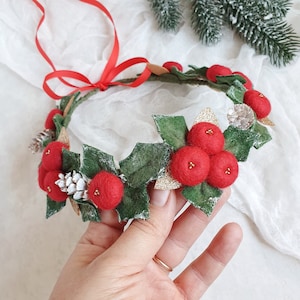 Red felt Holly berry headband, Christmas baby girl crown, 1st Christmas newborn photo prop, Holiday flower crown, Winter hair wreath