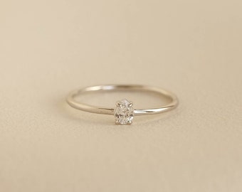 Bague goutte gouttes d'oxyde de zirconium, bague en argent taille poire fine, bague solitaire en forme de petite poire, bague de promesse à empiler une pierre, cadeau pour elle