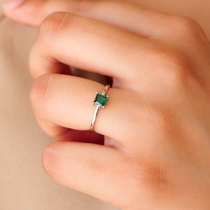 Princess Cut Emerald Ring, Simple Dainty Square Ring, Solid Silver Promise Ring, Green Emerald Solitaire Ring, Delicate Ring, Gift For Her STERLING SILVER
