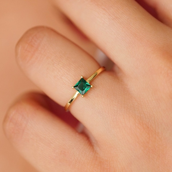 Princess Cut Emerald Ring, Simple Dainty Square Ring, Solid Silver Promise Ring, Green Emerald Solitaire Ring, Delicate Ring, Gift For Her