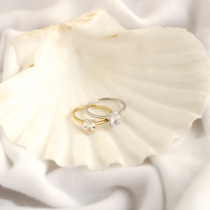 Anillo solitario de corte ovalado de plata, anillo de compromiso ovalado, anillo de promesa de plata, anillo de propuesta delicada, anillo de diamantes CZ ovalado, regalo para mujeres imagen 8