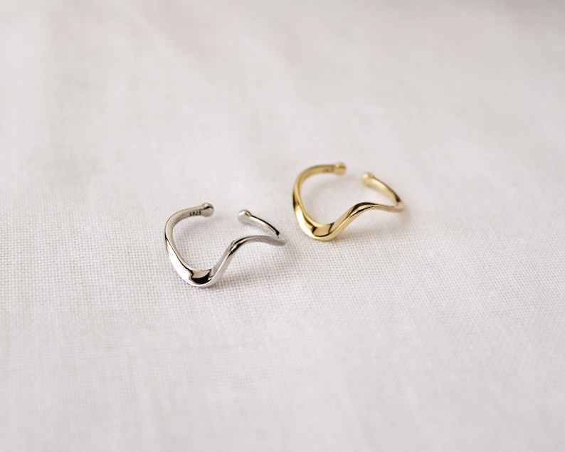 18k Gold Wave Ring, Gouden Ring, Sierlijke Golven Ring, Minimalistische Ring, Vergulde Ring, Dunne Golf Ring, Cadeau voor vrouwen afbeelding 7