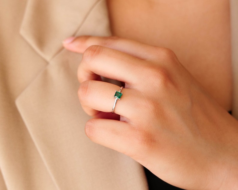 Princess Cut Emerald Ring, Simple Dainty Square Ring, Solid Silver Promise Ring, Green Emerald Solitaire Ring, Delicate Ring, Gift For Her STERLING SILVER