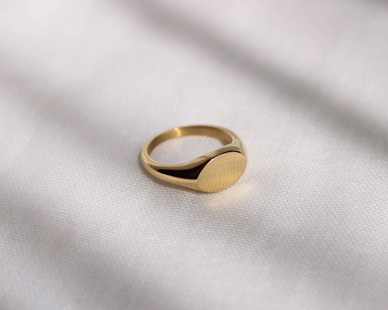 18k Gold Signet Ring, Signet Pinky Ring, Gold Pinky Ring, Oval Signet Ring, Signet Gold Rings, Gift For Women image 1