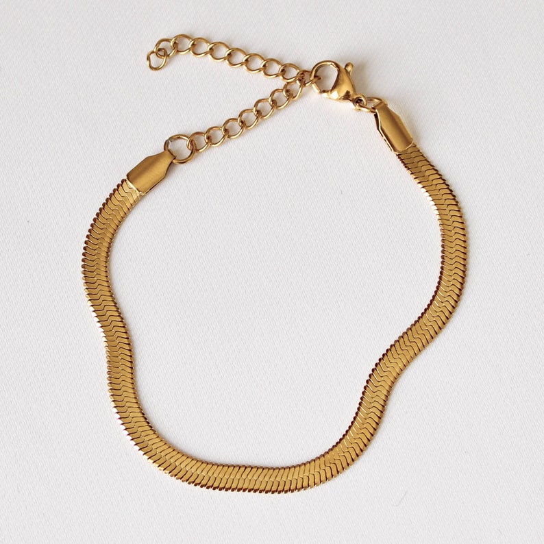 Bracelet à chevrons, Bracelet en or superposé, Bracelet chaîne serpent, Bracelet plaqué or 18 carats, Bracelets pour femme, Bracelet chaîne serpent plat image 3