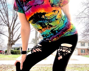 Tie-dye-T-shirt regenbooggeode: custom uniseks T-shirt (xs-maat)
