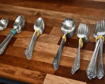 Vintage Set Holmes & Edwards Inlaid Lovely Lady Silverware